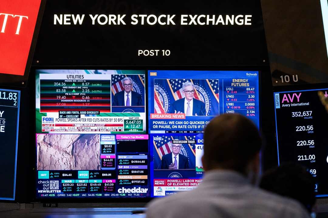 On September 18, the New York Stock Exchange bro the Federal Reserve rate cut television report. Photo: IC Photo